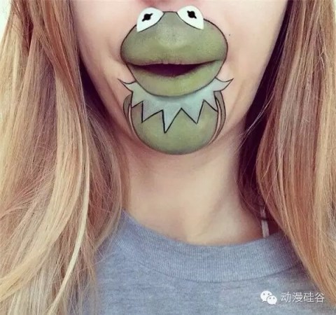 艺术家在嘴巴上画出知名卡通形象（组图）