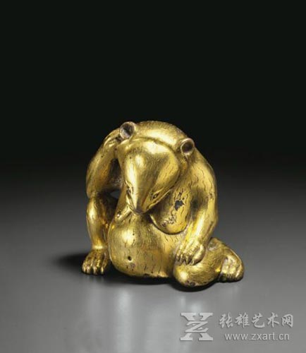 西汉鎏金铜熊摆件