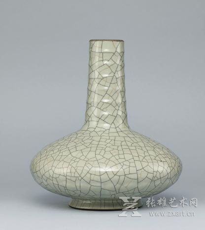  清雍正仿哥窑釉面菊花瓶 估价1,000,000 -  1,500,000 港币