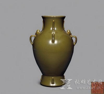 清乾隆茶叶末釉如意耳出戟橄榄瓶
