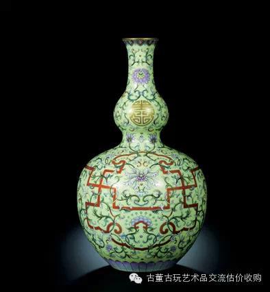 清乾隆浅黄地洋彩锦上添花万寿延图长颈葫芦瓶