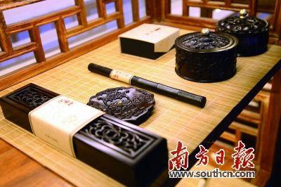 用香宜选用古朴雅致香具