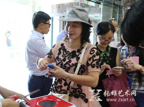 厦门市商（协）会秘书长联席会近百名会员参观张雄书画院