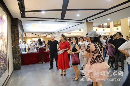 厦门市商（协）会秘书长联席会近百名会员参观张雄书画院