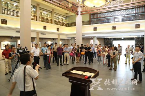 厦门市商（协）会秘书长联席会近百名会员参观张雄书画院