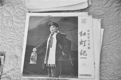    老黑胶木唱片