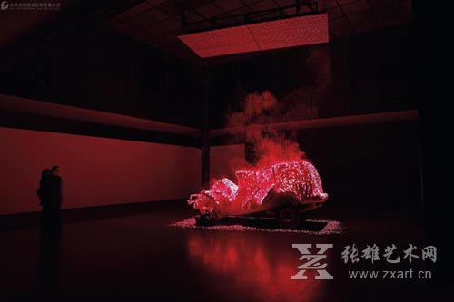 李晖装置作品《游离》以310.4万元成交刷新艺术家个人纪录