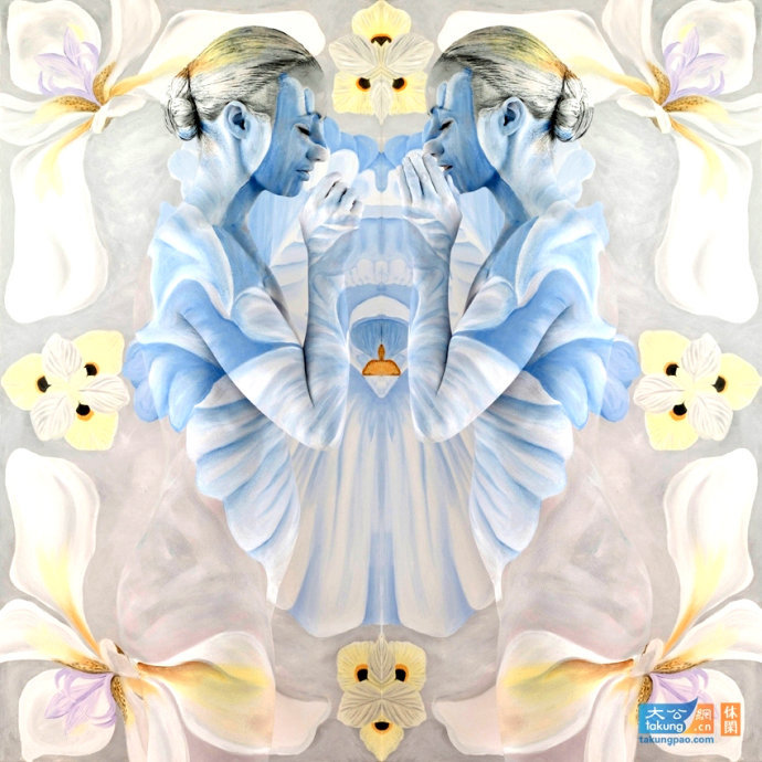 澳大利亚艺术家让彩绘模特完全融入背景壁画