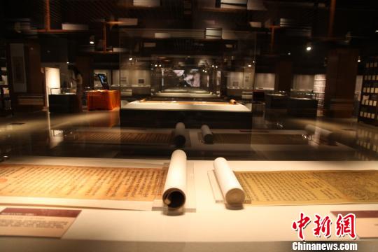 “册府千华——珍贵古籍雕版特展”现场　张鹏　摄