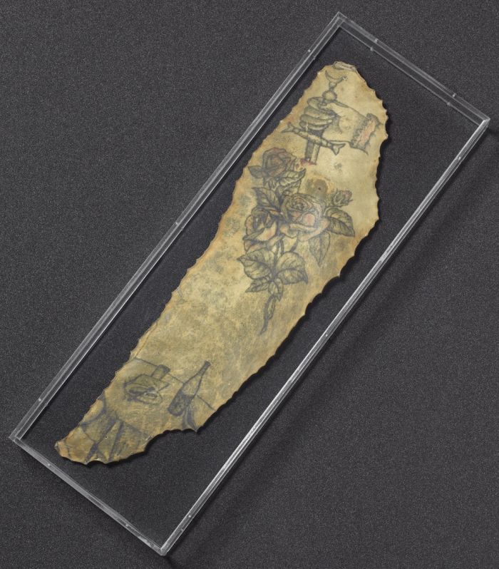 恐怖的艺术：19张主人死后的纹身人皮收藏