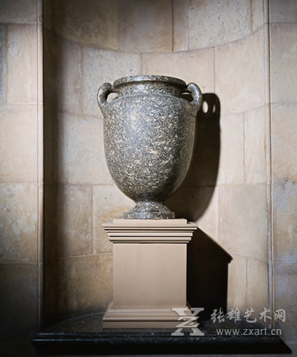 石英花岗岩花瓶 1,085,000英镑成交