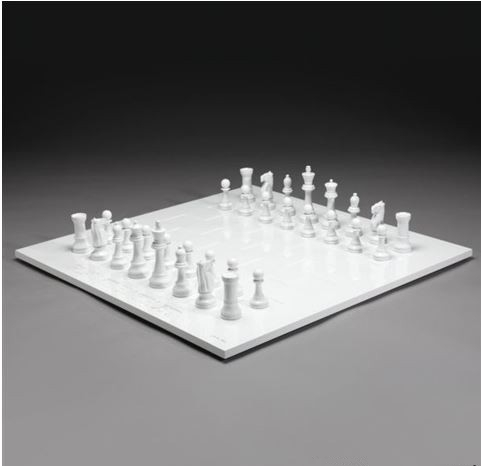 小野洋子作品目前最高的拍卖记录由《Play it by Trust (in 33 parts) (1986–87)》保持，这件作品于2010年5月在纽约苏富比的拍卖会上成交(售前估价为4万至6万美元)