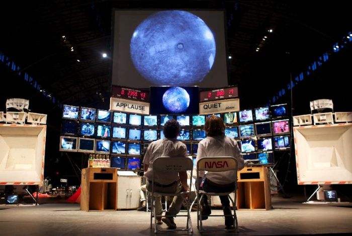   汤姆·萨克斯(Tom Sachs)在SXSW上的作品《一个空间项目》