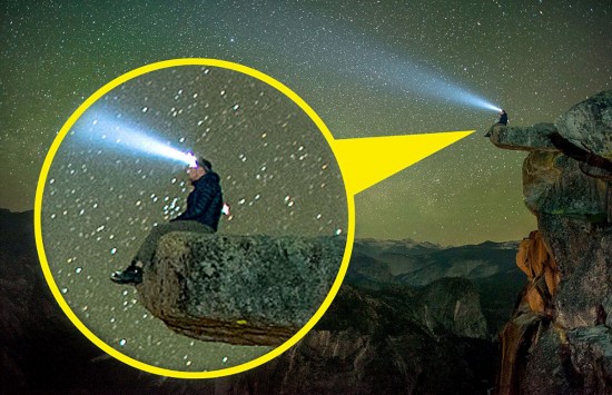 一名美国男子坐在“世界边缘”观赏浩瀚星空