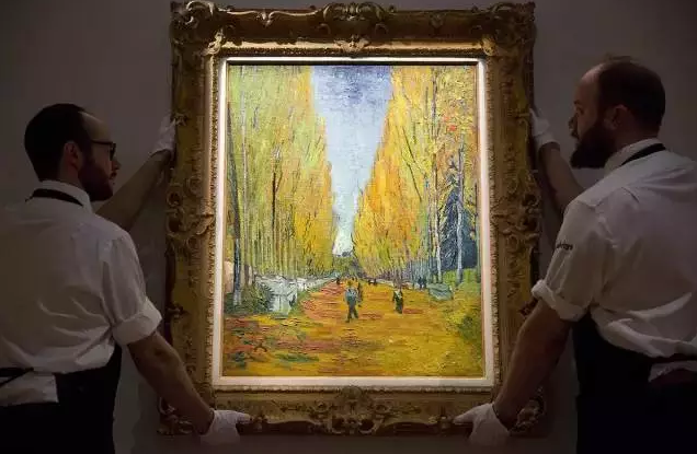 ▲ 在今年5月苏富比夜拍中被匿名中国藏家购得的梵高作品《阿里斯康道路》