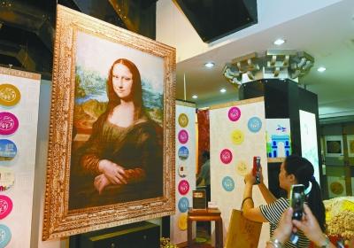 现场展出的云锦油画《蒙娜丽莎》实物高清写真