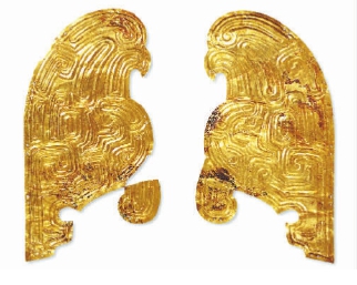    鸱鸮形马胄饰（2件，春秋早期），2011年郭焱捐赠