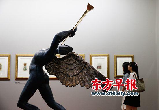 上海外滩18号“疯狂达利艺术大展”开幕现场 高剑平 图