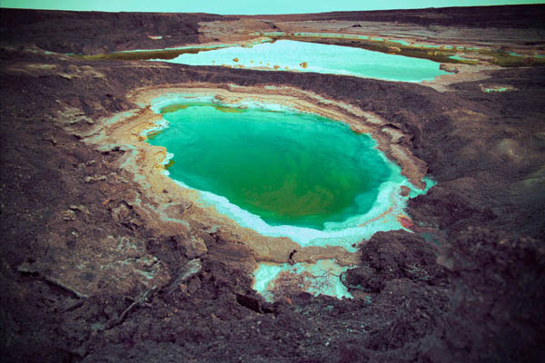 Aviram Valdman（以色列）《Sinkholes, Dead Sea》 2008年