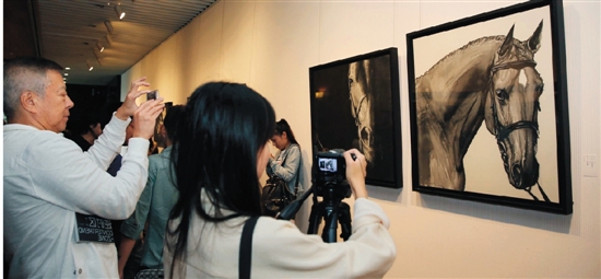 逆时区：青年艺术家群展亮相玉衡艺术中心
