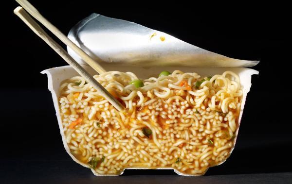 图为泡面横切后的样子