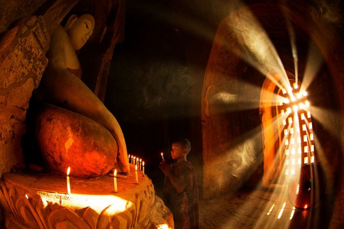 旅游组优胜奖：’Praying’, Chee Keong Lim