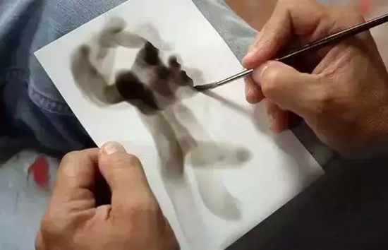 加拿大艺术家以烛为笔创作出的美术作品