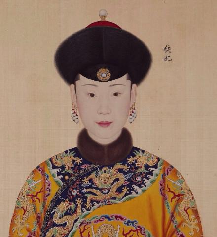 乾隆皇帝及他的十一位妃子现真容