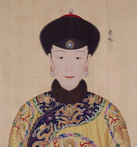 乾隆皇帝及他的十一位妃子现真容