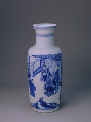   清康熙 青花“红拂传”图棒槌瓶 北京故宫博物院藏　　