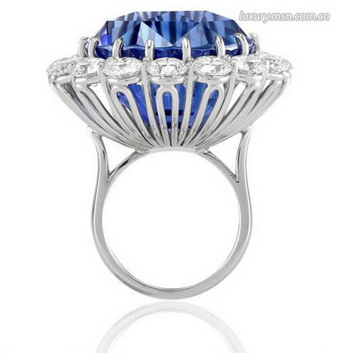 　7.英国王室的蓝宝石戒指 价值：39,488美元
