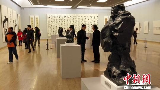 国家画院“写意中国”年展占满整个中国美术馆 应妮　摄