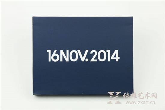 陆平原《河原温，今天系列，2014年11月16日》，2014，布上丙烯、卡纸、报纸，25.4 x 33.02 x 3.8 cm