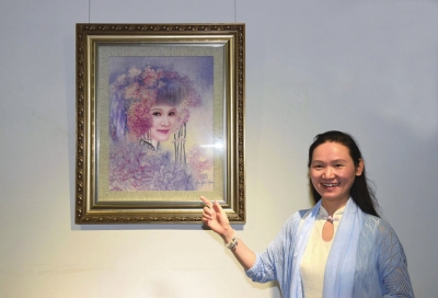   2015年6月27日，工艺美术大师、苏州绣娘朱寿珍在江苏工美艺术精品馆展出其近百幅原创刺绣作品以及刺绣绘画底稿。之后大部分绣品送往意大利米兰世博会展出。