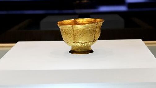   图为内蒙古文物考古研究所藏，辽·五瓣花纹金杯，赤峰市阿鲁科尔沁旗辽耶律羽之墓出土