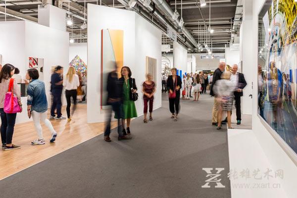 2015年的瑞士巴塞尔艺术展在经过布局调整的展区中举办