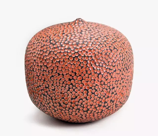 “老古董”的新姿态：现代美学瓷器作品