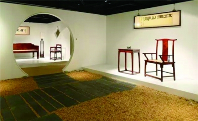   “攻玉山房”明式家具展再现苏州庭园   