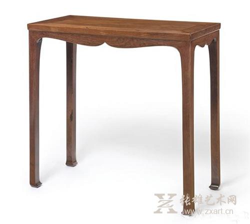 清十八世纪黄花梨条桌 成交价：145万美元