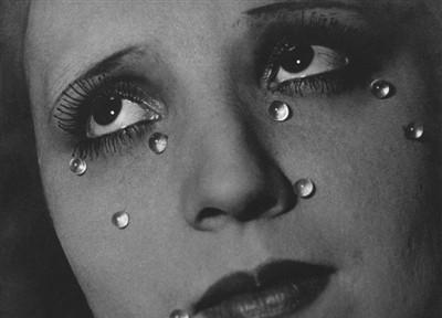 曼·雷1932年作品《Glass Tears》