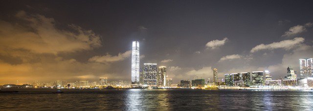 2014年香港巴塞尔上展出的卡斯滕·尼克莱作品《（阿尔法）脉冲》（α (alpha) pulse）