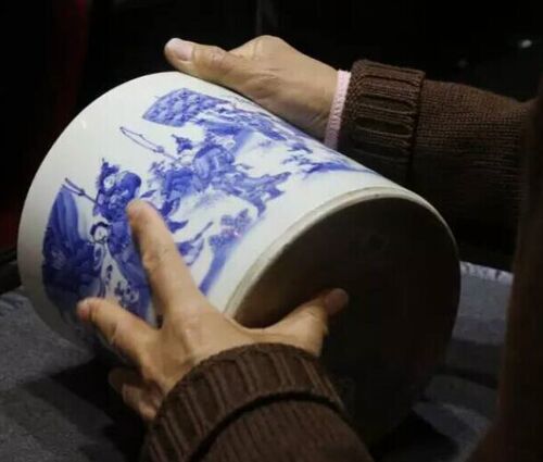 瓷器专场精选历代官窑、民窑瓷器，造型多样，画工精美，供诸家选藏