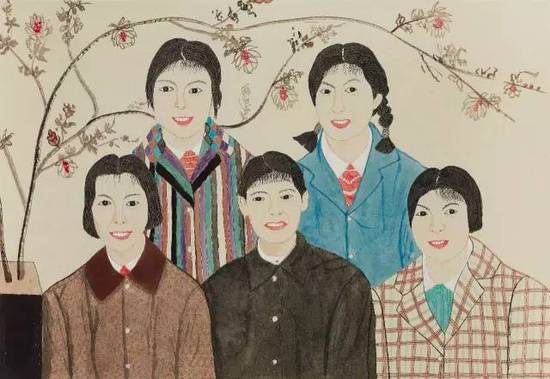 十年前只是个普通老人的她 如今把画挂到法国画廊