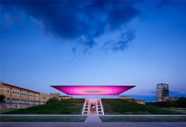 James Turrell, “Twilight Epiphany” Skyspace, 2012