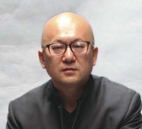   郑克峰，北京美轮博物馆馆长，从事中国古代家具收藏与研究20余年。