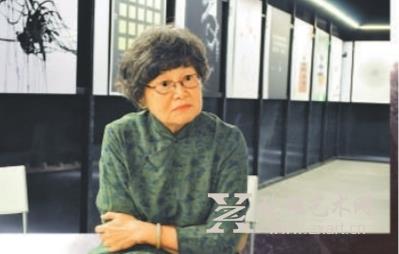   董阳孜
