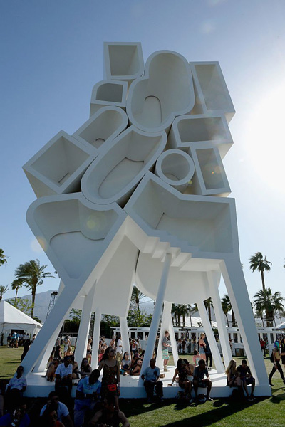 4月15日，加州印第奥：基门內兹·莱的《12层塔》 图片： by Matt Cowan/Getty Images for Coachella.
