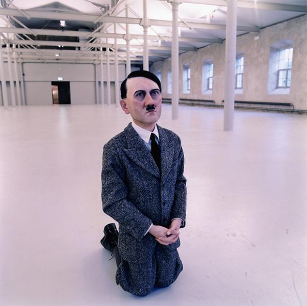   卡特兰作品《他》（Him，2001）