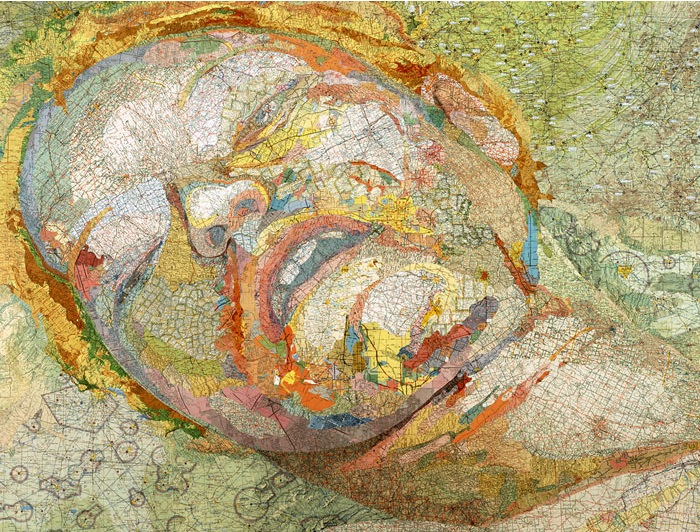 艺术家用老式地图拼贴出的绘画作品