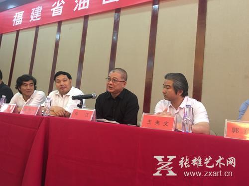   中国油画学会主席、中国美术学院院长许江专程前来参加油画成立大会